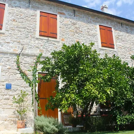 Old House * Sveti Filip i Jakov