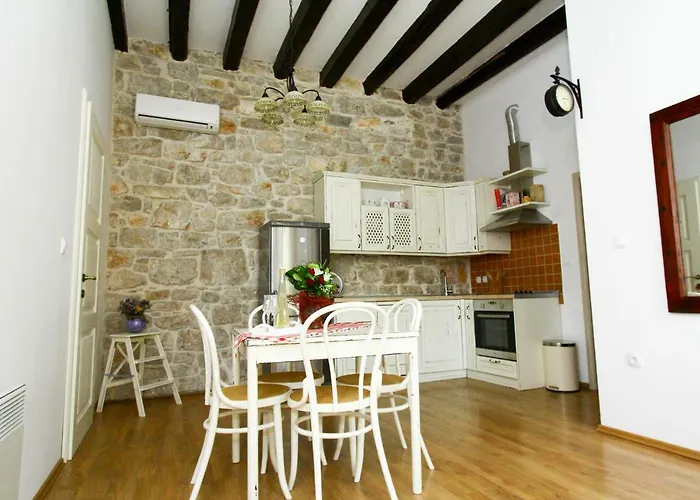 Apartament Old House Sveti Filip i Jakov
