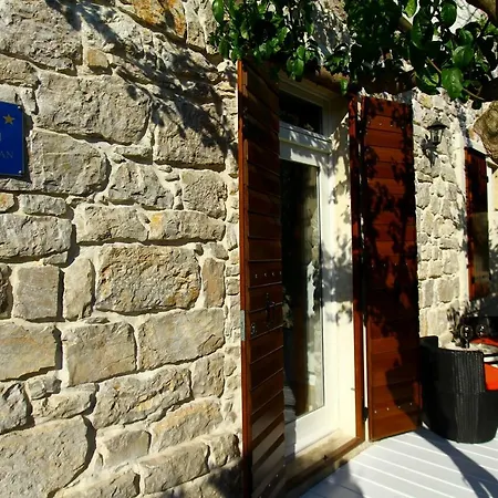 Apartman Old House *