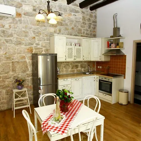 Old House Apartmán *