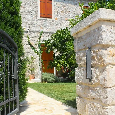 Old House * Sveti Filip i Jakov