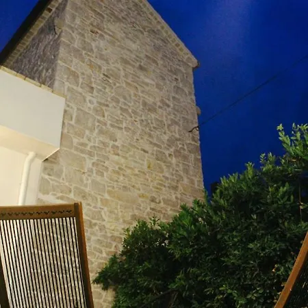 Apartman Old House