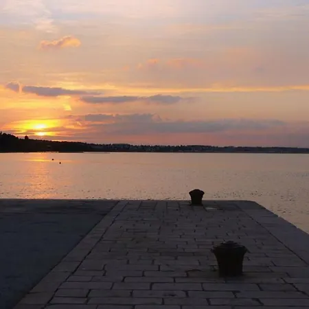 Apartamento Old House Sveti Filip i Jakov