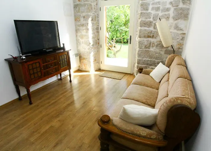 Old House * Свети-Филип-и-Яков