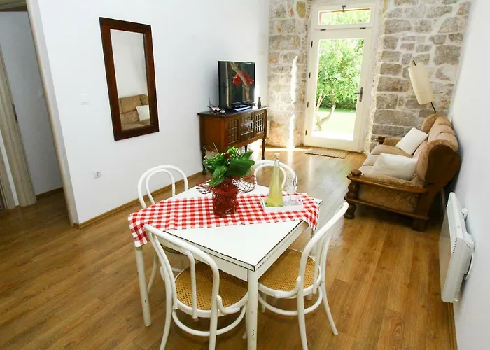 Old House Свети-Филип-и-Яков