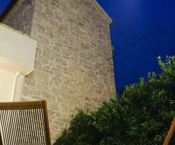 Апартаменты Old House